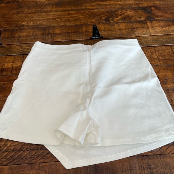 Windsor Under Wraps Asymmetrical Mini Skort - Picture 5 of 5